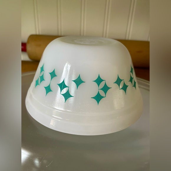 Vintage Other - Vintage MCM Federal Glass Atomic Teal Stars Print Mixing Bowl❤️
